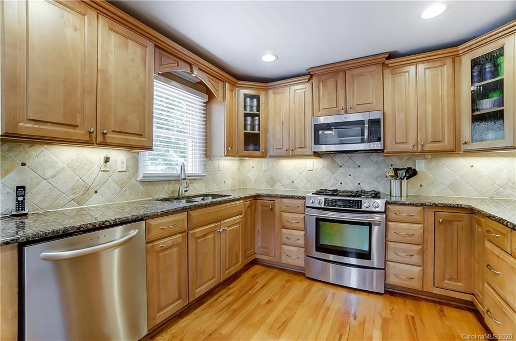 7072 Regatta Court Tega Cay, SC 29708 - Photo 8 of 32