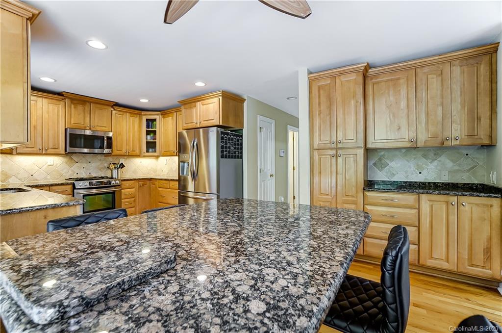 7072 Regatta Court Tega Cay, SC 29708 - Photo 10 of 32