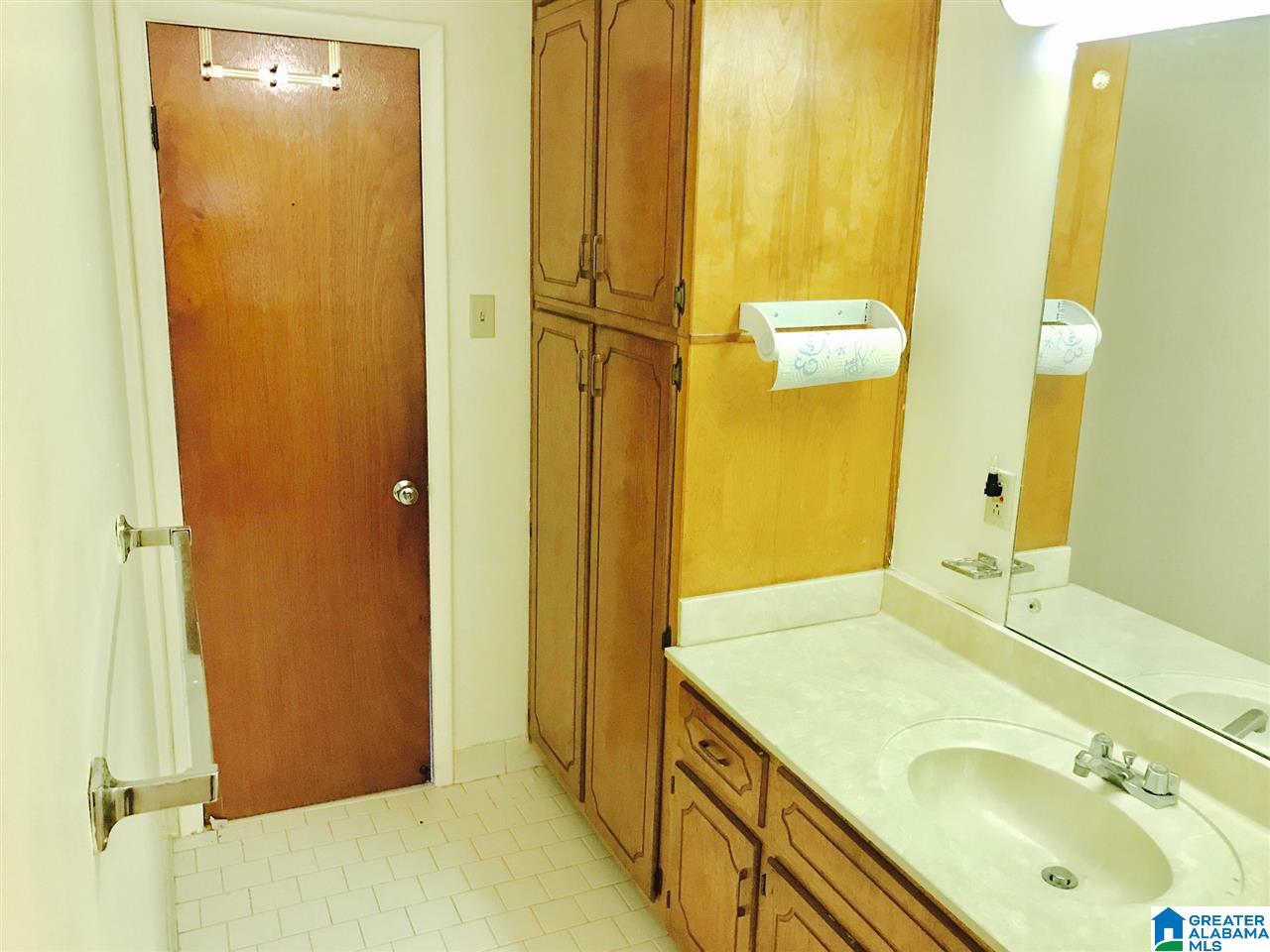 9 11th Avenue Southwest Birmingham, AL 35211 - Photo 10 of 17