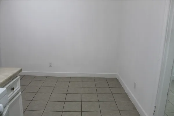$1,195 | 229 Neyland Street, Unit B, Houston, TX 77022