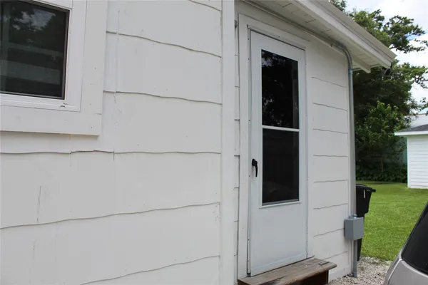 $1,195 | 229 Neyland Street, Unit B, Houston, TX 77022