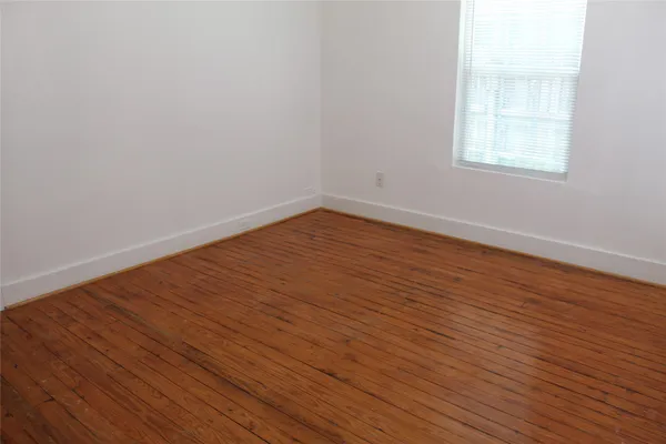 $1,195 | 229 Neyland Street, Unit B, Houston, TX 77022