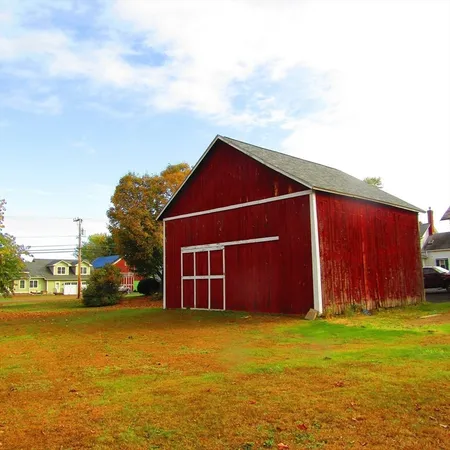 $359,000 | 71 Chestnut Street, Hatfield, MA 01038