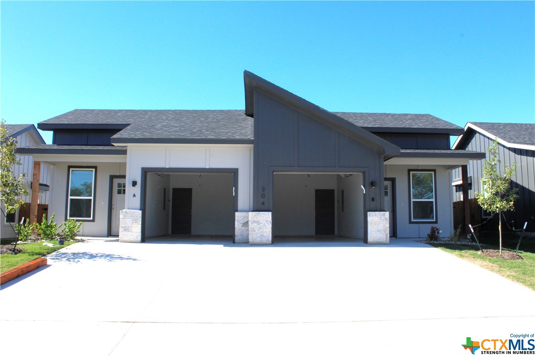 a house view with a outdoor space