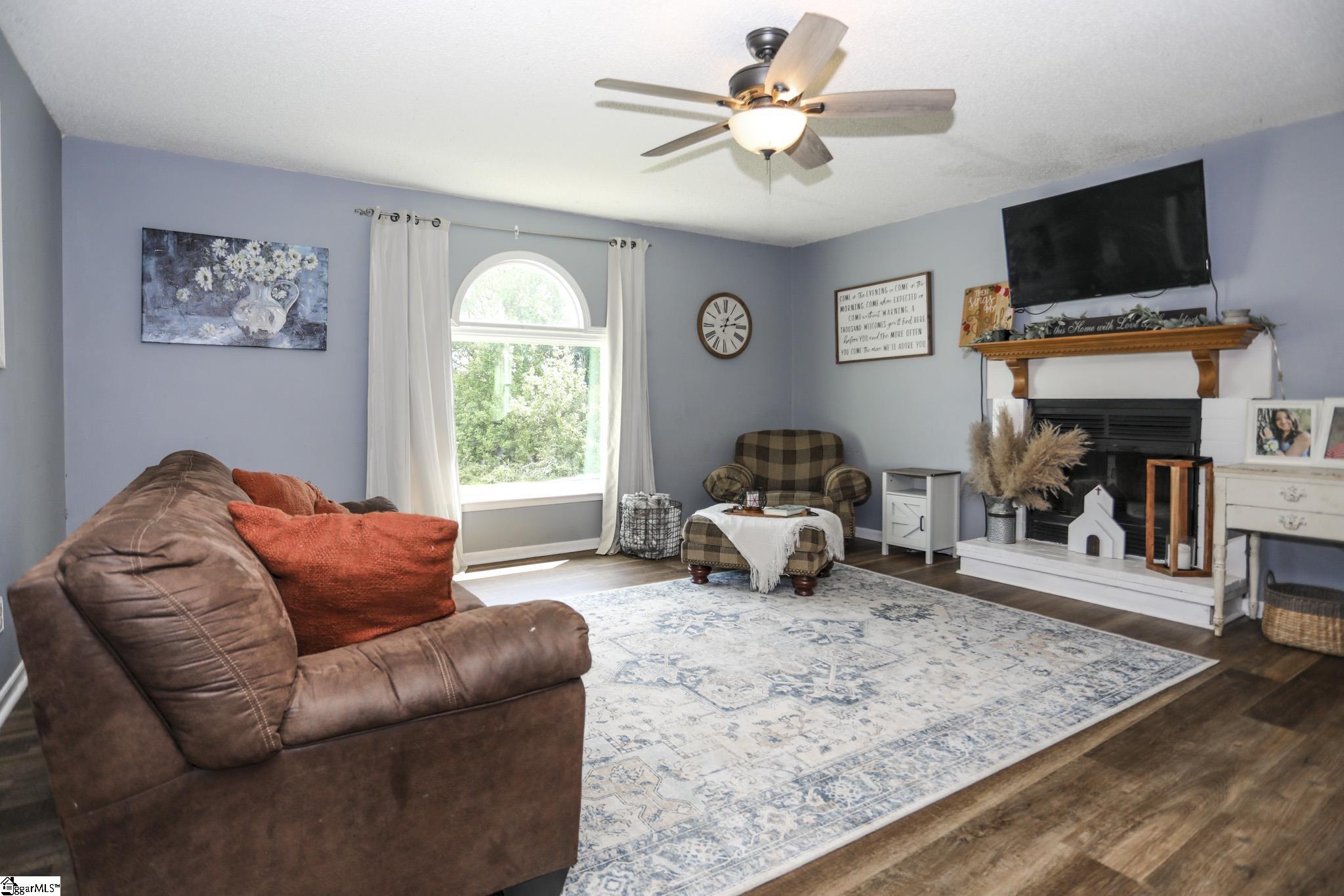 118 Cedar Ridge Lane Simpsonville, SC 29681 - Photo 9 of 31 Gallery Image 9