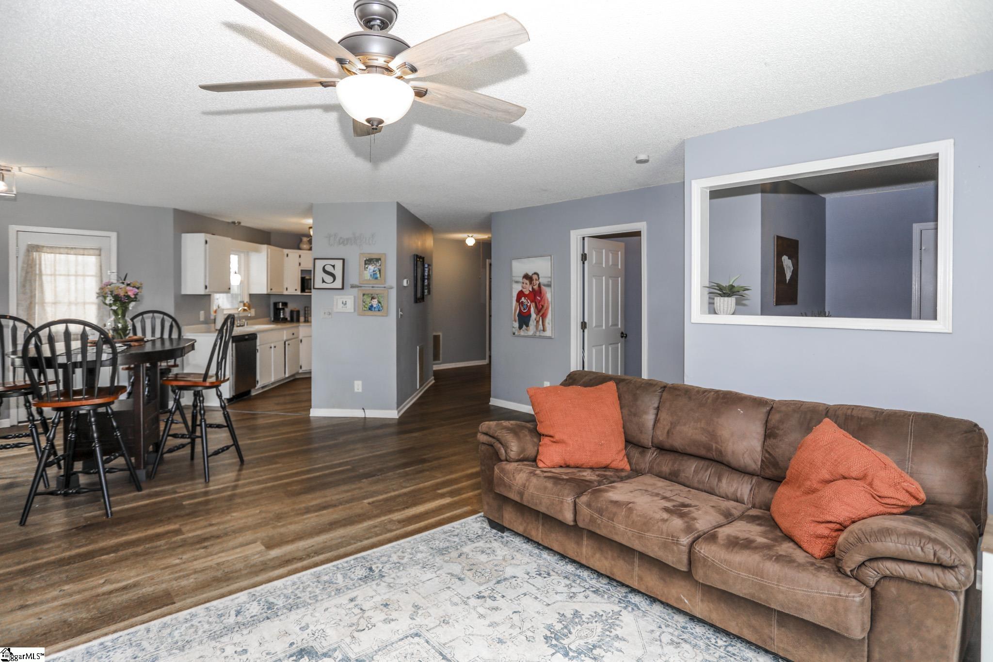 118 Cedar Ridge Lane Simpsonville, SC 29681 - Photo 10 of 31 Gallery Image 10