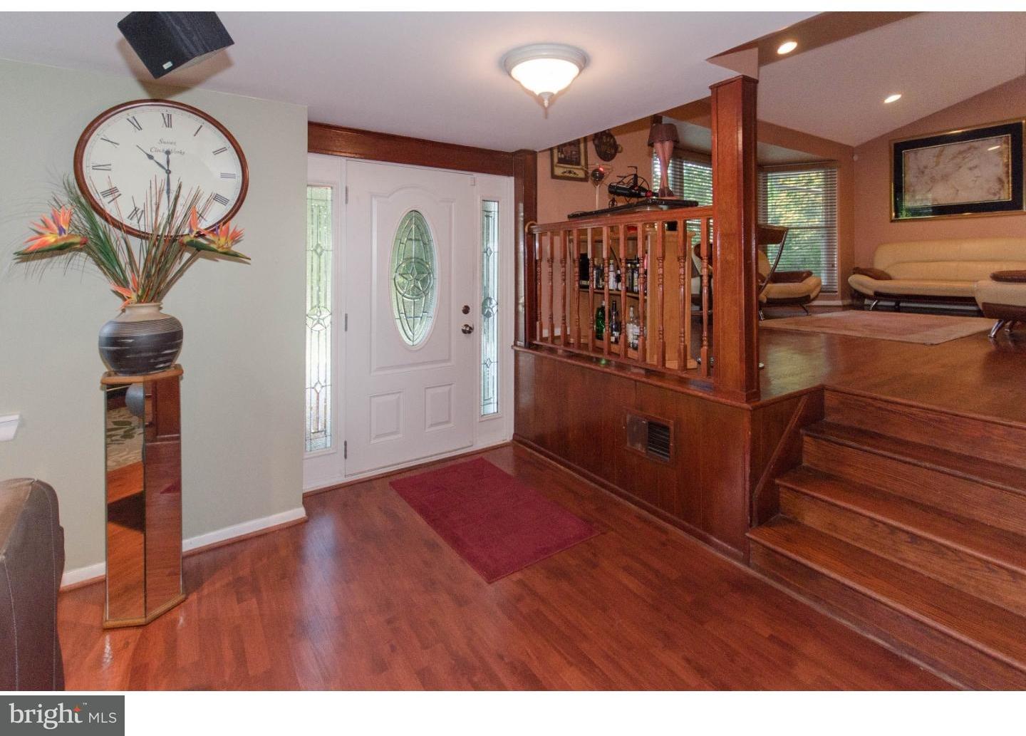 1071 Old Ford Road Huntingdon Valley, PA 19006 - Photo 3 of 23 Foyer