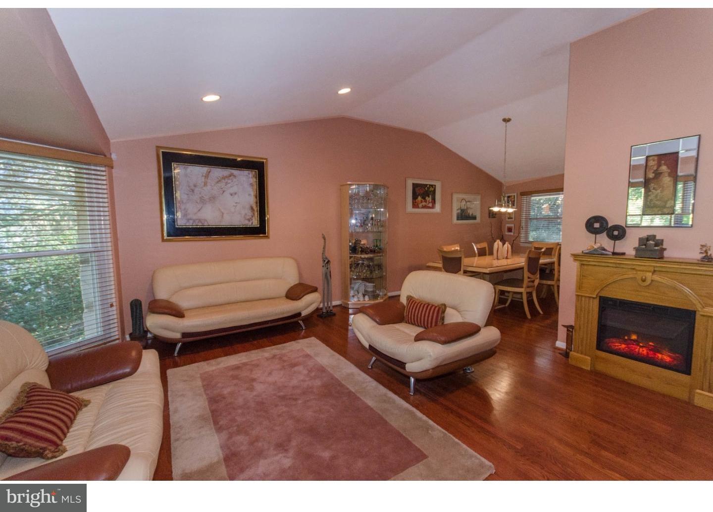 1071 Old Ford Road Huntingdon Valley, PA 19006 - Photo 8 of 23 Living Room