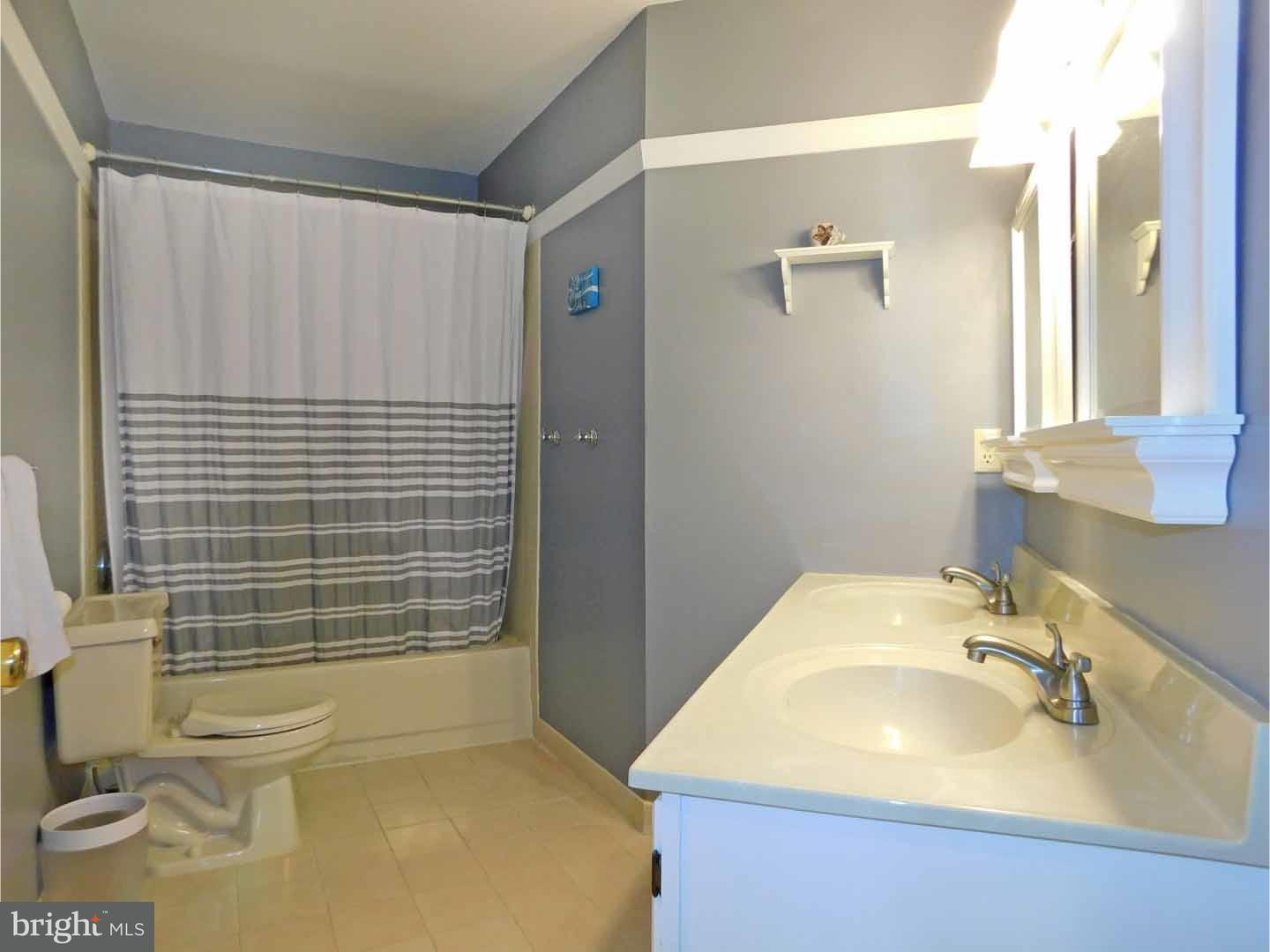13 Devon Road Newtown, PA 18940 - Photo 17 of 25 Bathroom