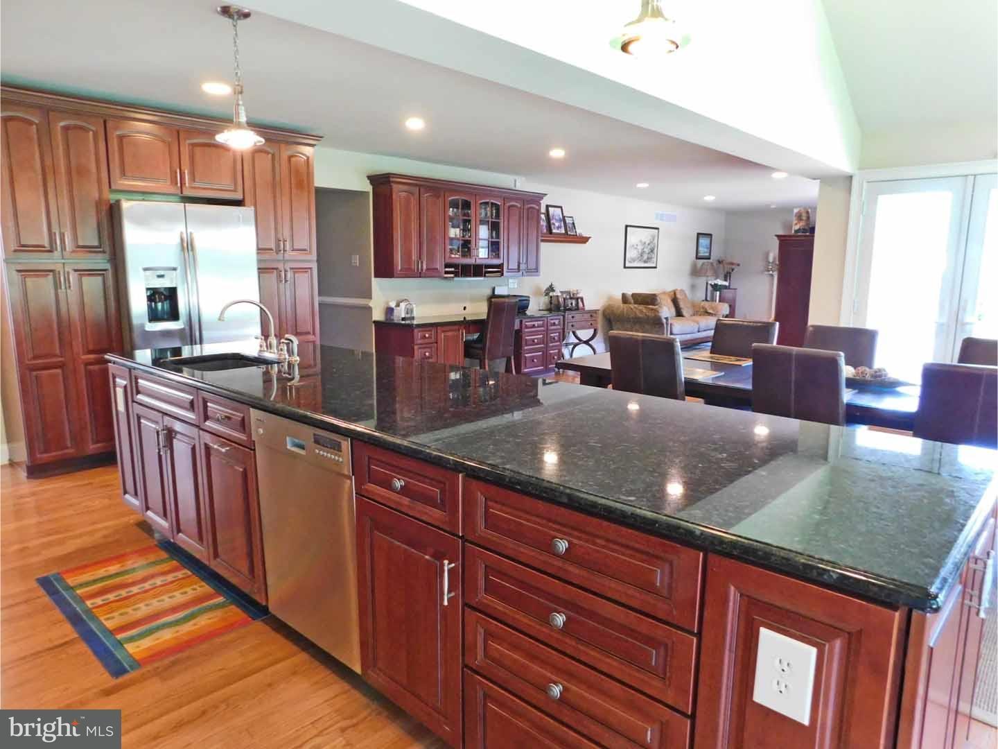 13 Devon Road Newtown, PA 18940 - Photo 8 of 25 Kitchen