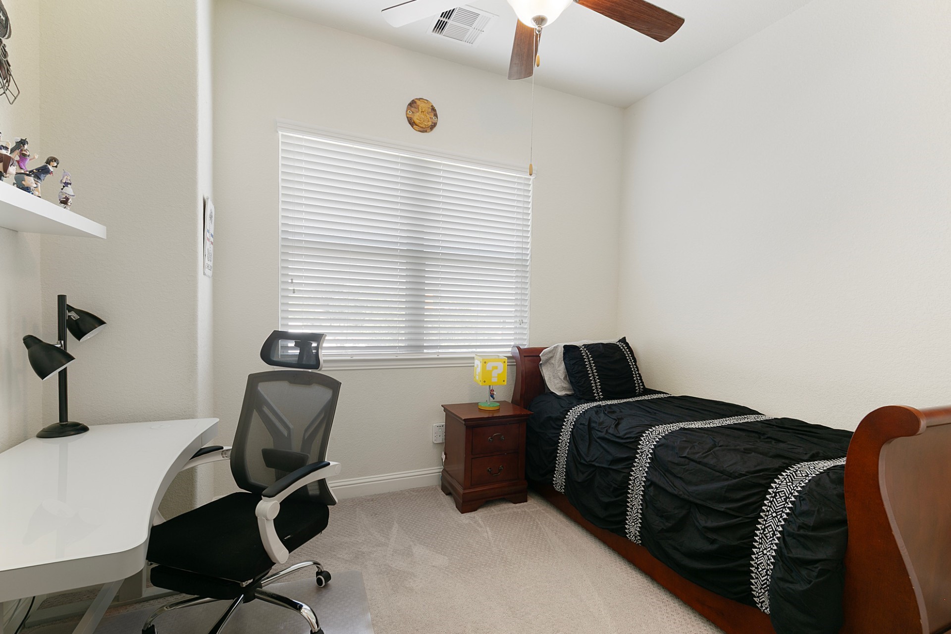 1415 Maple Stream Drive Houston, TX 77043 - Photo 15 of 29 a bedroom with a workspace