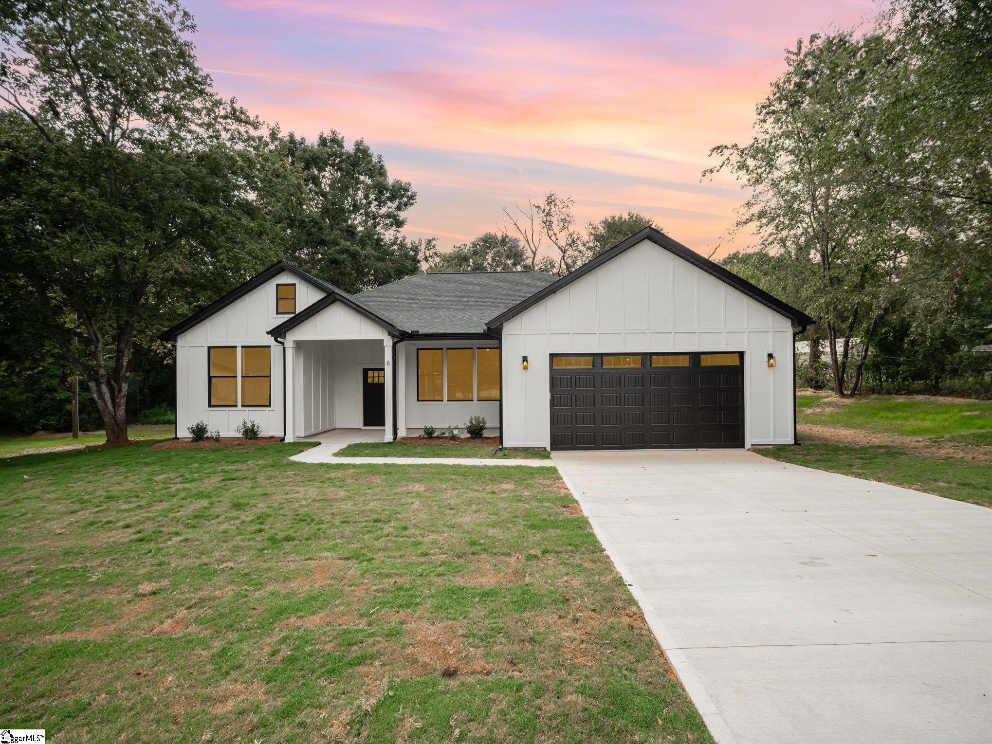 6 Gavin Place Taylors, SC 29687 - Photo 2 of 22