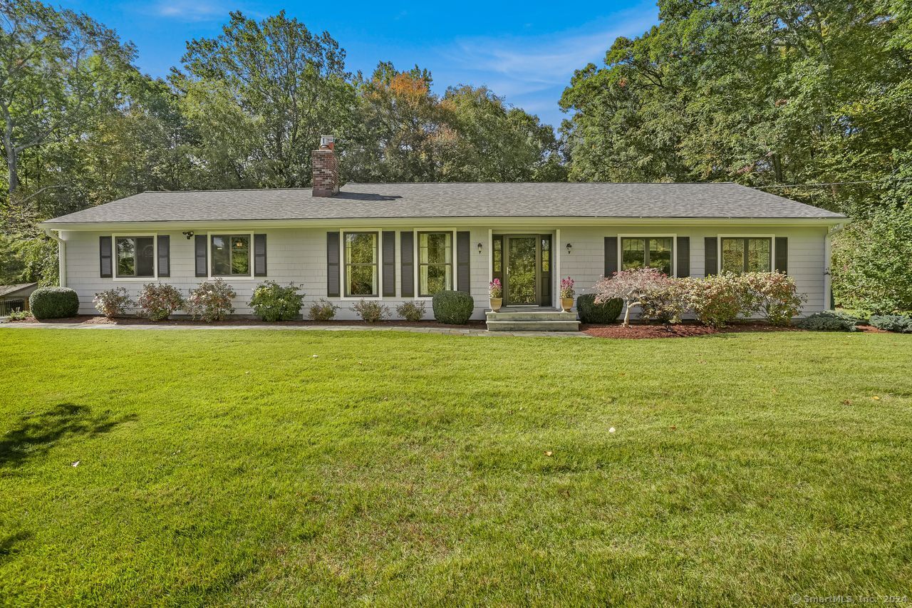 23 Paugussett Road Newtown, CT 06482 - Photo 1 of 1