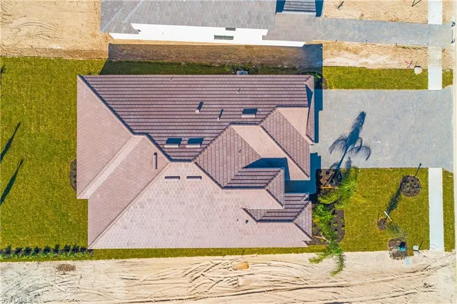 $624,900 | 21123 Verawood Loop, Estero, FL 33928