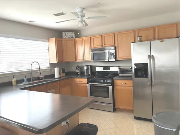 $325,000 | 669 Diamond Pointe Drive, Unit 669, Mundelein, IL 60060