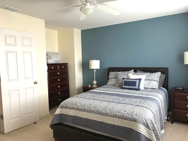 $325,000 | 669 Diamond Pointe Drive, Unit 669, Mundelein, IL 60060