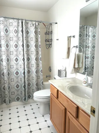 $325,000 | 669 Diamond Pointe Drive, Unit 669, Mundelein, IL 60060