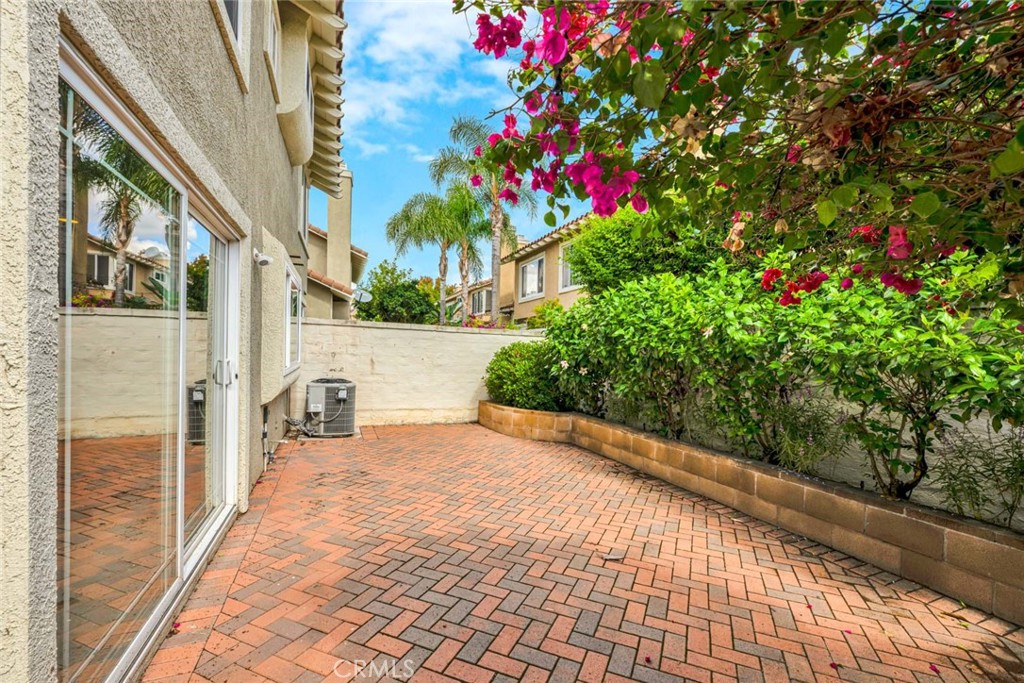 2489 Via Castillo Tustin, CA 92782 - Photo 17 of 30