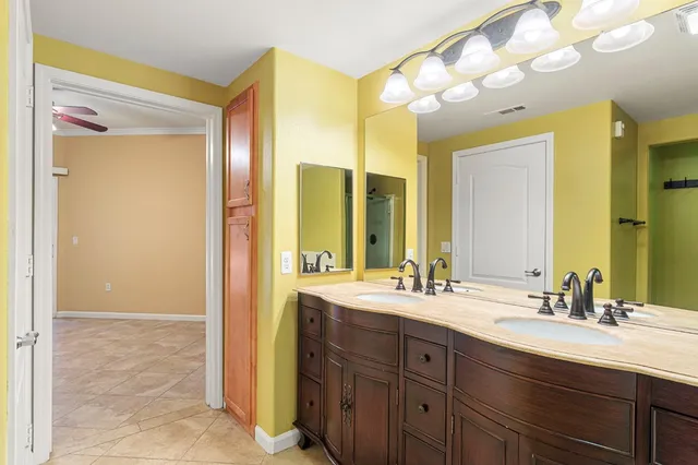 $388,000 | 5350 Dunlay Drive, Unit 116, Sacramento, CA 95835