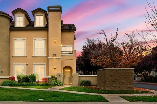 $388,000 | 5350 Dunlay Drive, Unit 116, Sacramento, CA 95835