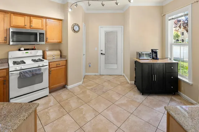 $388,000 | 5350 Dunlay Drive, Unit 116, Sacramento, CA 95835