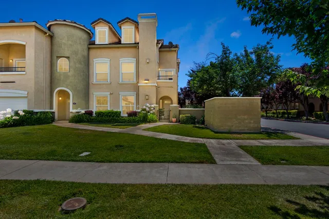 $388,000 | 5350 Dunlay Drive, Unit 116, Sacramento, CA 95835