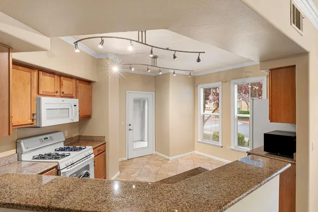 $388,000 | 5350 Dunlay Drive, Unit 116, Sacramento, CA 95835