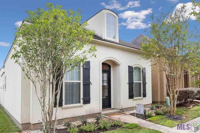 $2,300 | 14449 Royal Villa Drive, Baton Rouge, LA 70810