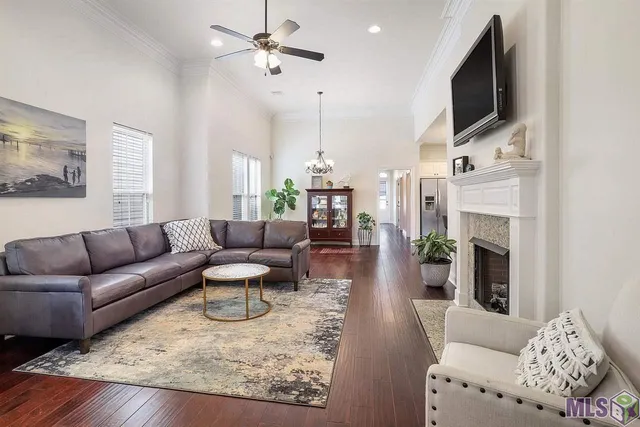 $2,300 | 14449 Royal Villa Drive, Baton Rouge, LA 70810