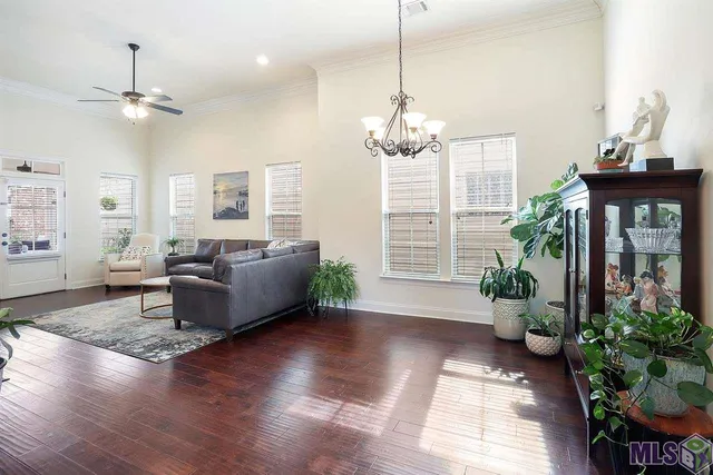 $2,300 | 14449 Royal Villa Drive, Baton Rouge, LA 70810