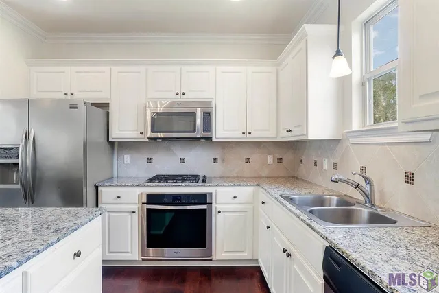 $2,300 | 14449 Royal Villa Drive, Baton Rouge, LA 70810