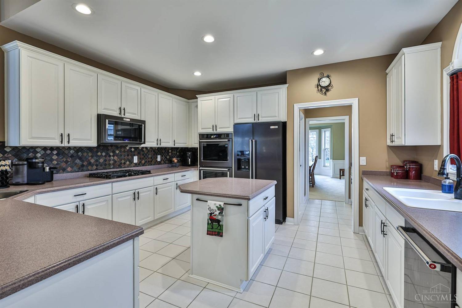 3288 Powfoot Ridge Cincinnati, OH 45245 - Photo 13 of 39 Gallery Image 13