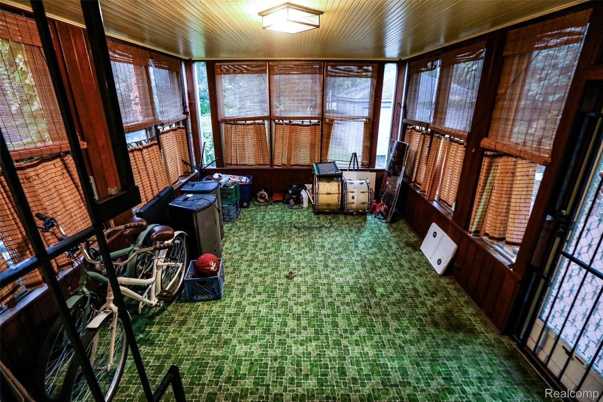 20000 Shrewsbury Road Detroit, MI 48221 - Photo 23 of 24 IMG_30102020_212841_(3000_x_2000_pixel).jpg