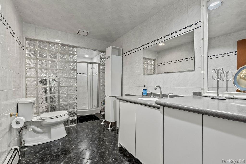 11 Buena Vista Road Suffern, NY 10901 - Photo 25 of 45 Main Floor Bathroom with Hot Tub & Shower