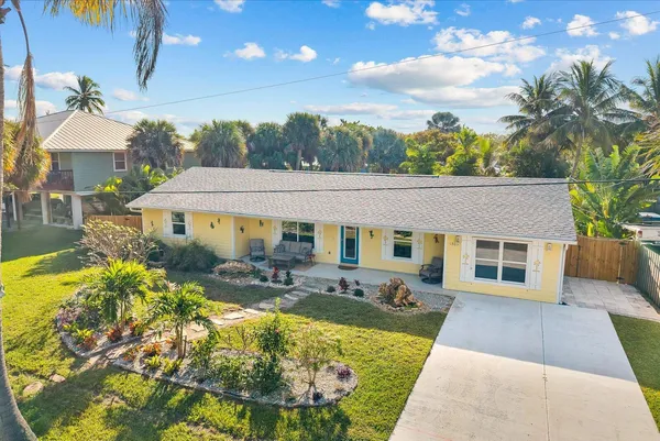 $3,600 | 1805 Plover Avenue, Fort Pierce, FL 34949