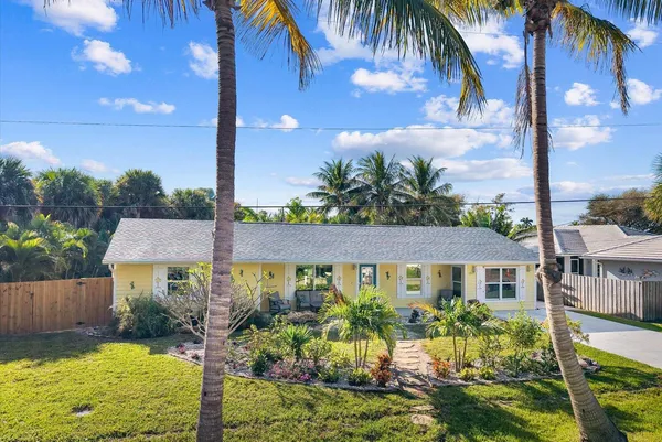 $3,600 | 1805 Plover Avenue, Fort Pierce, FL 34949