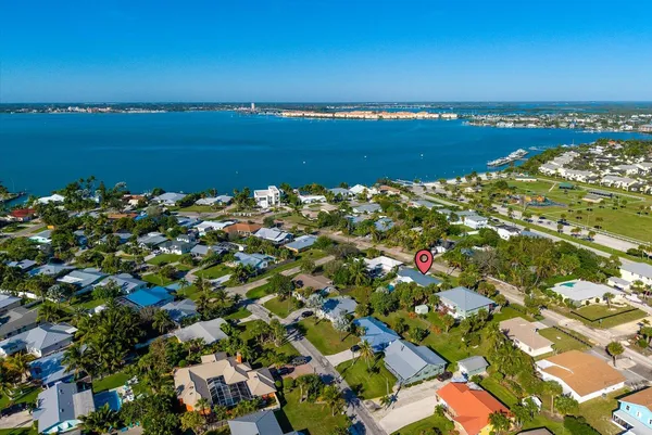 $3,600 | 1805 Plover Avenue, Fort Pierce, FL 34949