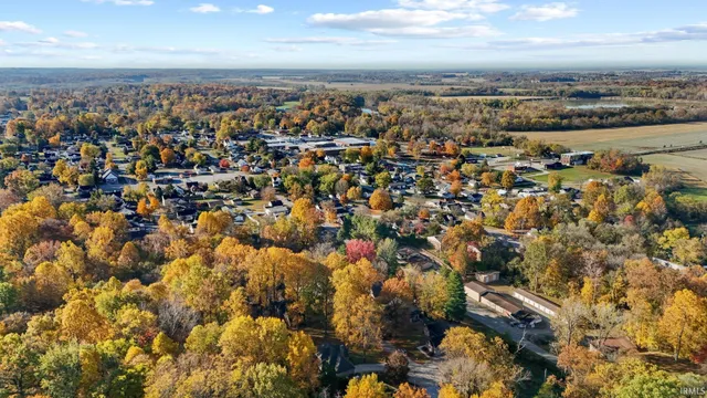 $525,000 | 209 River Drive, Bloomfield, IN 47424