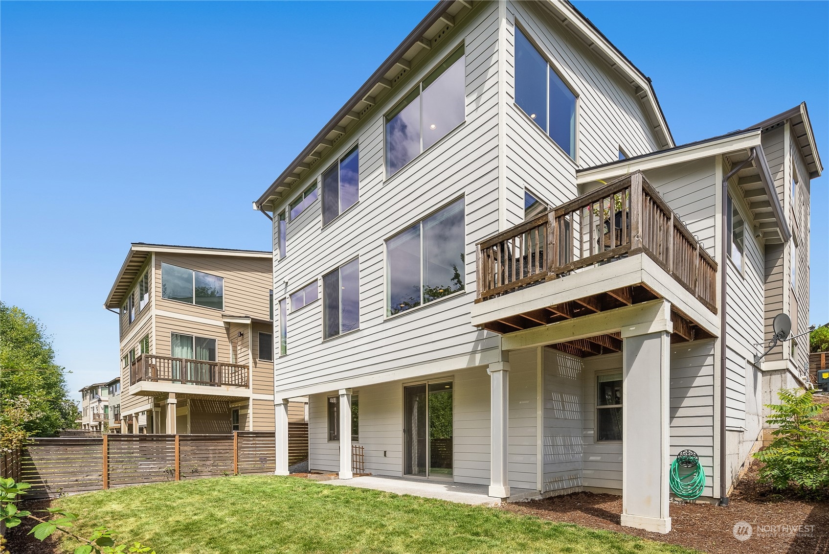 18809 107th Avenue Southeast Renton, WA 98055 - Photo 32 of 38 Gallery Image 32