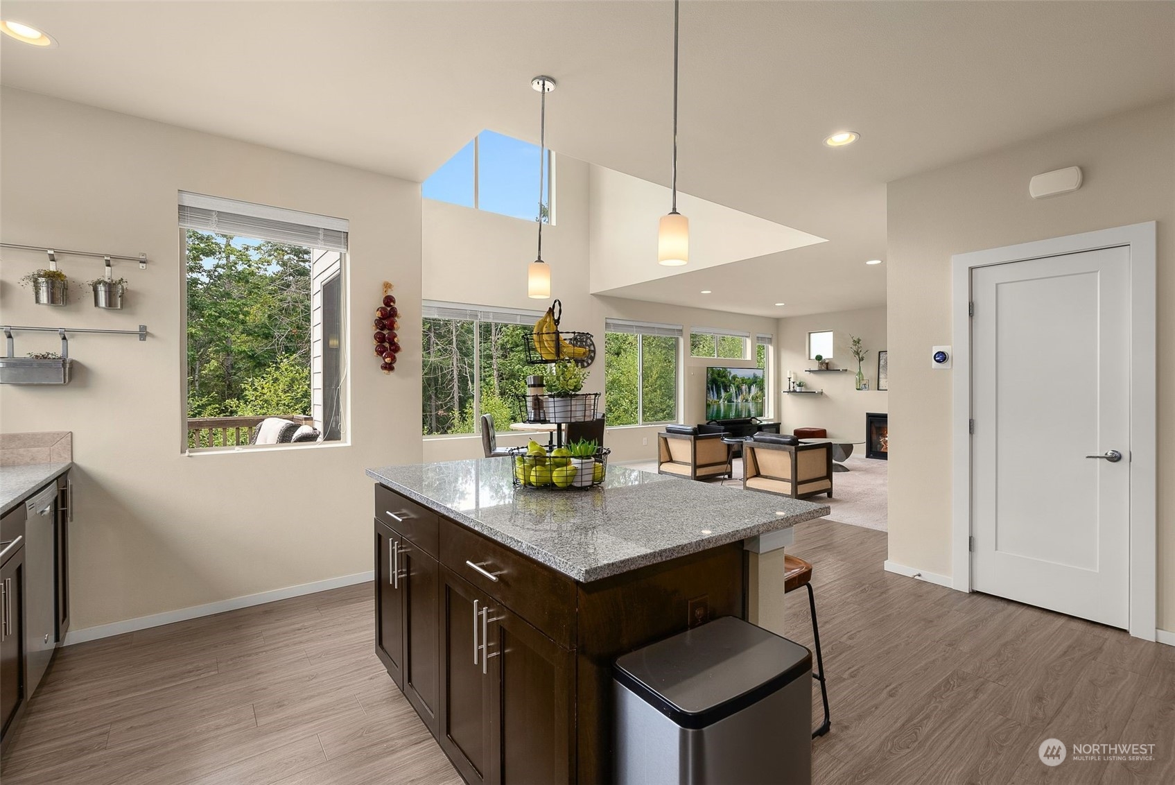 18809 107th Avenue Southeast Renton, WA 98055 - Photo 9 of 38 Gallery Image 9