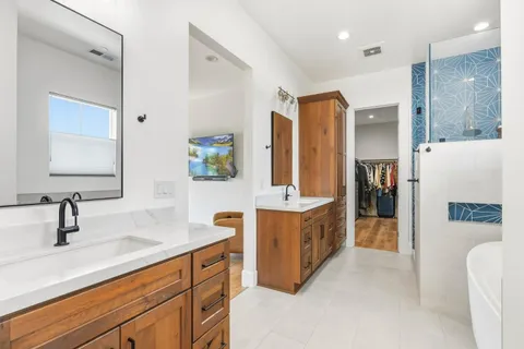 $2,495,000 | 15400 Seymour Avenue, San Martin, CA 95046