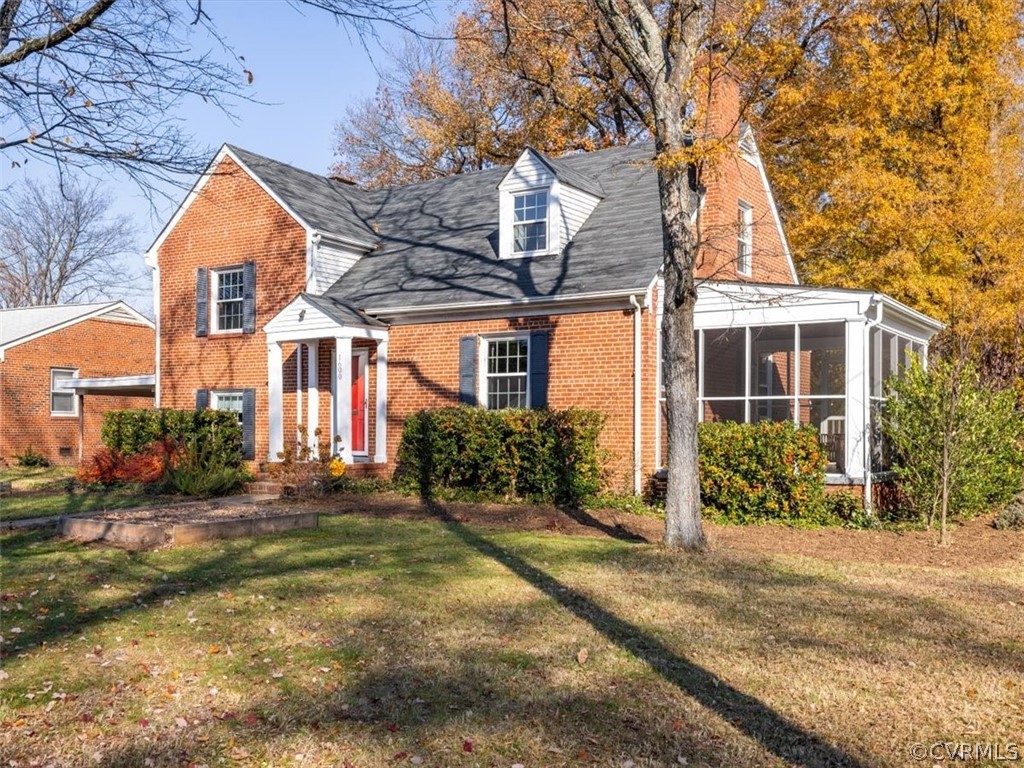 1600 Wentbridge is located on a spacious corner lo