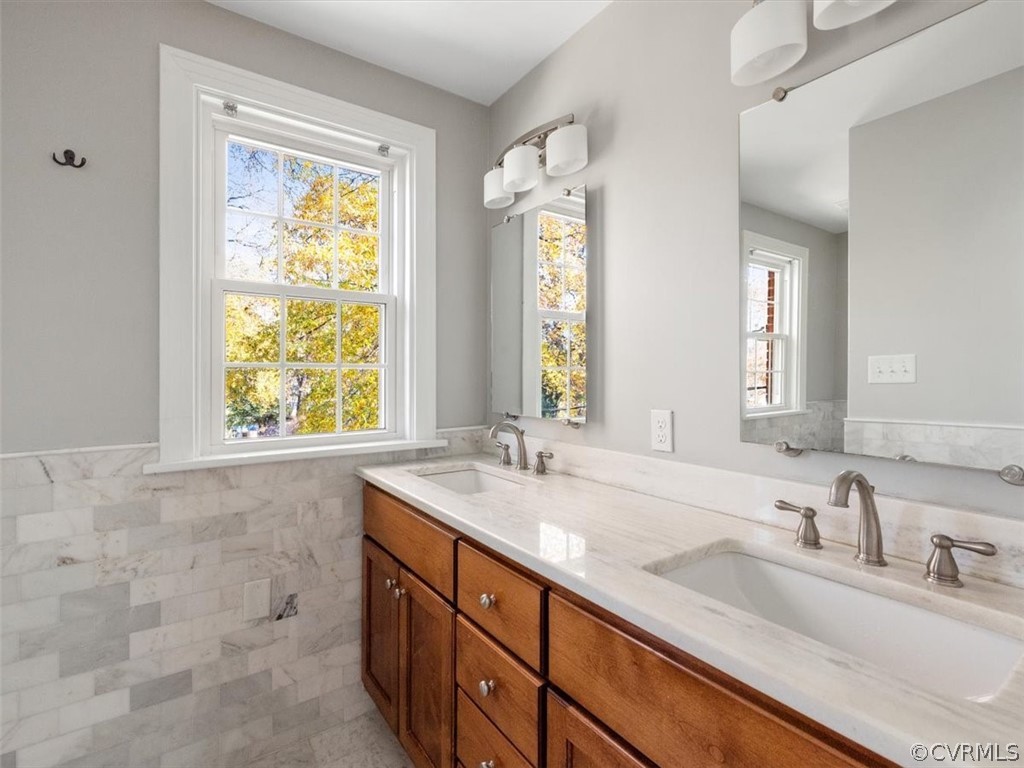 1600 Wentbridge Road Richmond, VA 23227 - Photo 24 of 31 Primary bath renovated in 2018