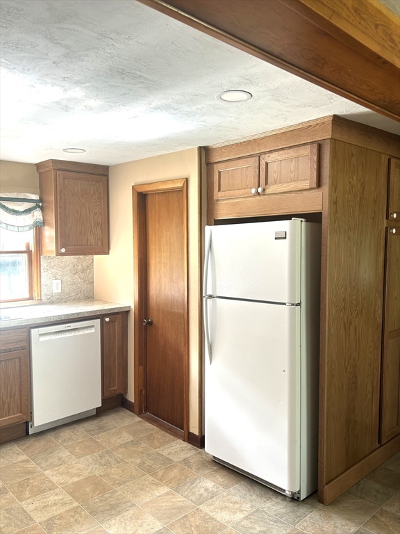 61 Carruth Road Templeton, MA 01468 - Photo 9 of 31