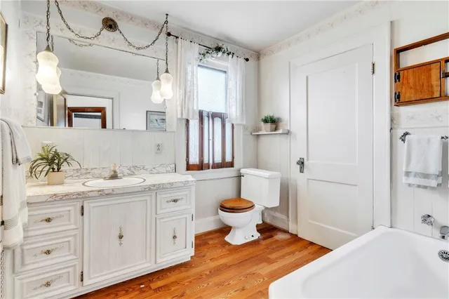 $359,900 | 313 Wahl Avenue, Evans City, PA 16033