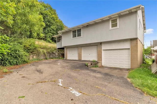 $359,900 | 313 Wahl Avenue, Evans City, PA 16033