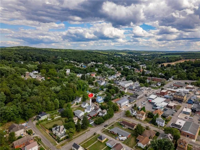 $359,900 | 313 Wahl Avenue, Evans City, PA 16033