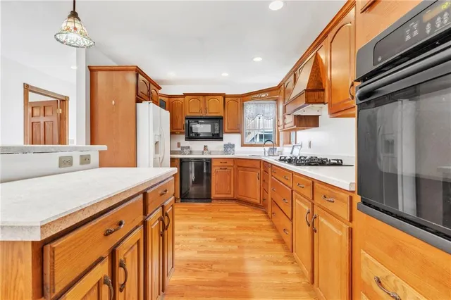 $359,900 | 313 Wahl Avenue, Evans City, PA 16033