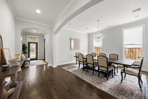 $1,389,000 | 5119 Locust Street, Bellaire, TX 77401