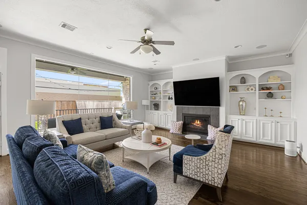 $1,389,000 | 5119 Locust Street, Bellaire, TX 77401